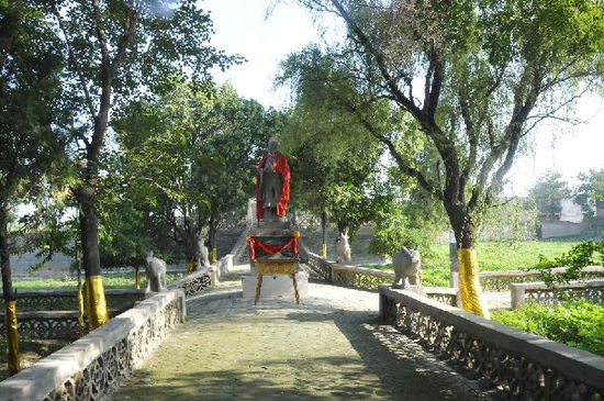 精选美食：虾酱空心菜、蛋液煎馒头、微波烤虾、酸汤养生虾的做法|ky.com(图1)