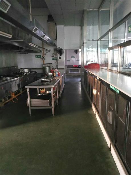 美食推荐：豆皮卷金针菇、鲜椒鱼、菠菜拌鸡块、清炒南瓜丝的做法‘ky.com’(图1)